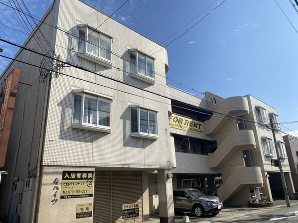 寿ハイツの物件外観写真